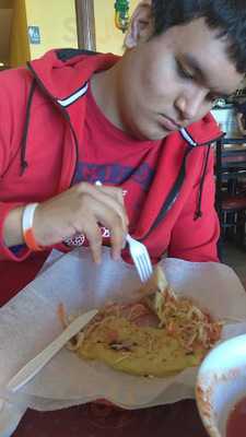 Pupuseria Dona Azucena