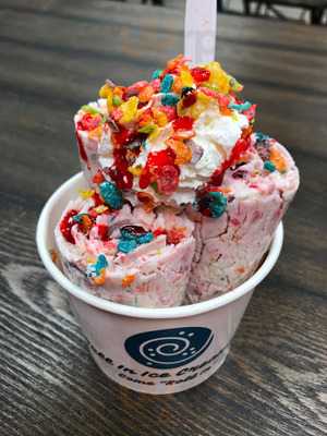 Roll In Ice Creamery