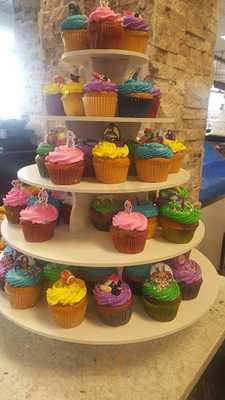 Veronica's Bakery And Cafe