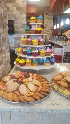 Veronica's Bakery And Cafe