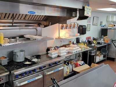 Halls Deli & Cuban Cafe