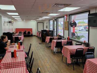 Halls Deli & Cuban Cafe