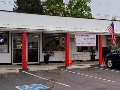 Halls Deli & Cuban Cafe