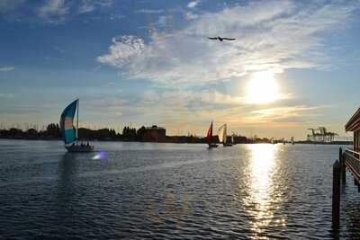 Eves Waterfront Restaurant