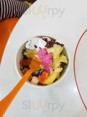 Orange Leaf Frozen Yogurt