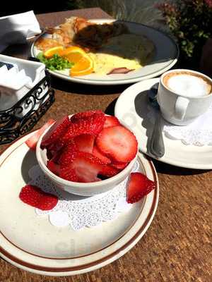 Fine Vines Cheese & Wines