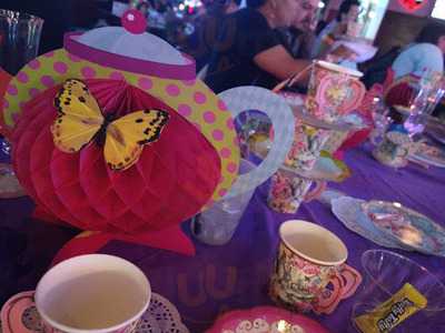 Crave Eats. Drinks. Nightlife.