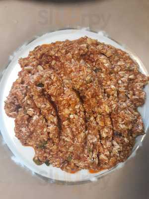 Meda Market & Restaurant