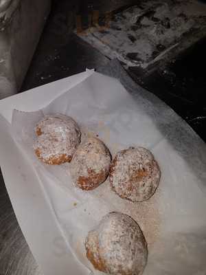 Archie's Famous Pizza