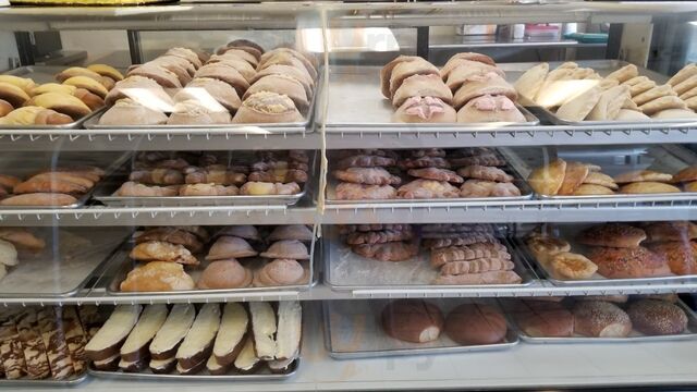 El Pueblo Bakery