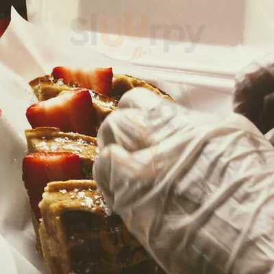 Mumbles Chicken N Waffles