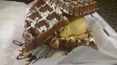 Mumbles Chicken N Waffles