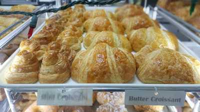 Dey's Doughnuts And Croissants