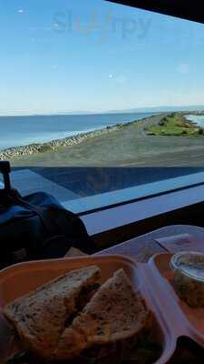 Max's Eatz And Fresh Bakery