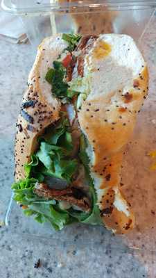 Max's Eatz And Fresh Bakery