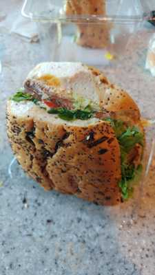 Max's Eatz And Fresh Bakery