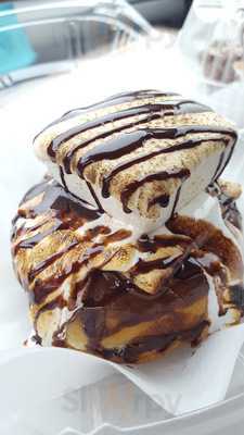 Sweet Retreat Donuts