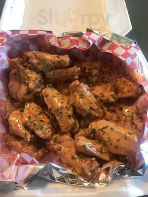 Freaky'z Wingz And Catering