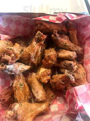 Freaky'z Wingz And Catering