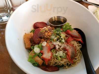 S .t. Noodle Bar
