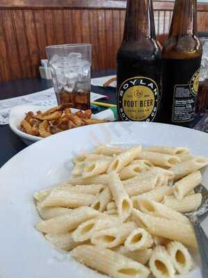 Hollywood's Restaurant & Bakery