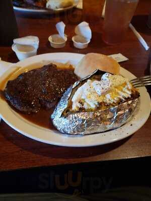 Hunters Pub And Steakhouse