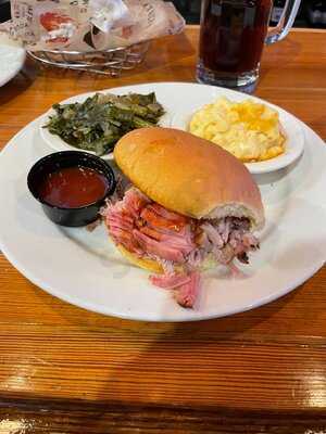 Jim 'n Nick's Bar-b-q