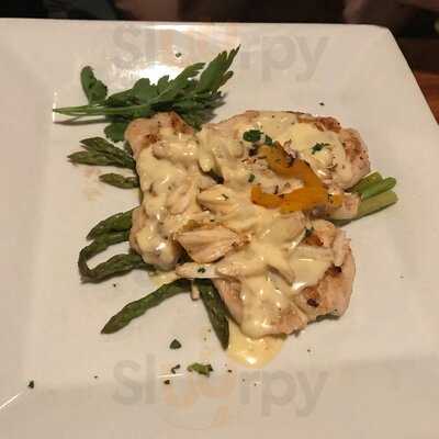 Gilligans Bar And Grill