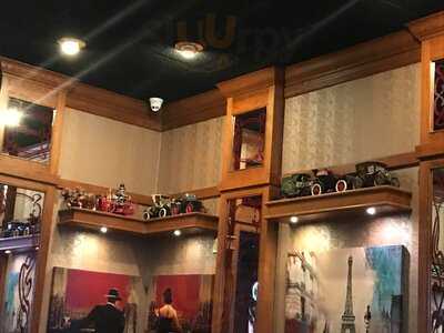 Gilligans Bar And Grill