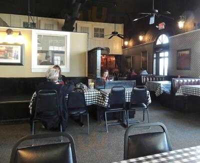 Marina's On The Square