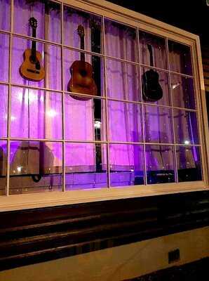 Colonial Tavern Home To The Irish Brigade