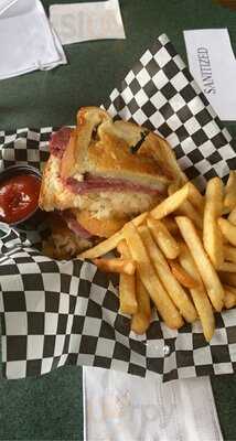 Colonial Tavern Home To The Irish Brigade