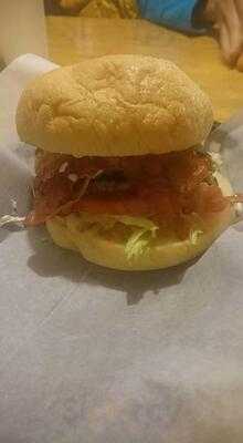 Burger In The Square