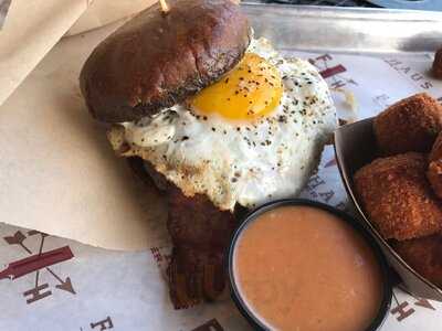 Farmhaus Burger