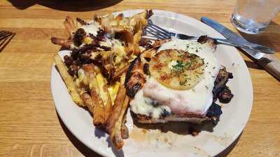 Rafferty's Restaurant & Bar