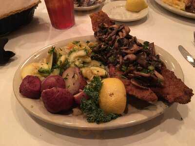 Mr. Ed's Seafood & Italian Restaurant, Live Oak