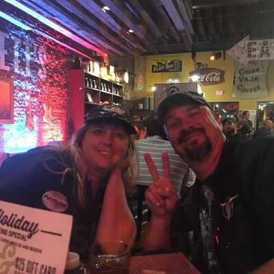 Puckett’s Grocery & Restaurant