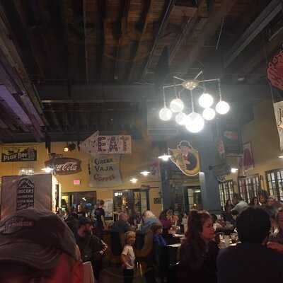 Puckett’s Grocery & Restaurant