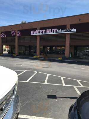 Sweet Hut Bakery & Cafe