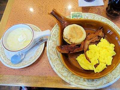 Another Broken Egg Cafe