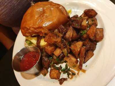 Russell House Tavern