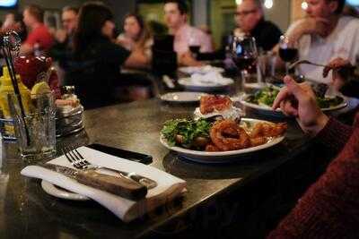 Piscazzi's The Merchant Tavern