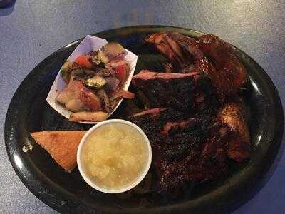Grumpy's Bar B Que Roadhouse