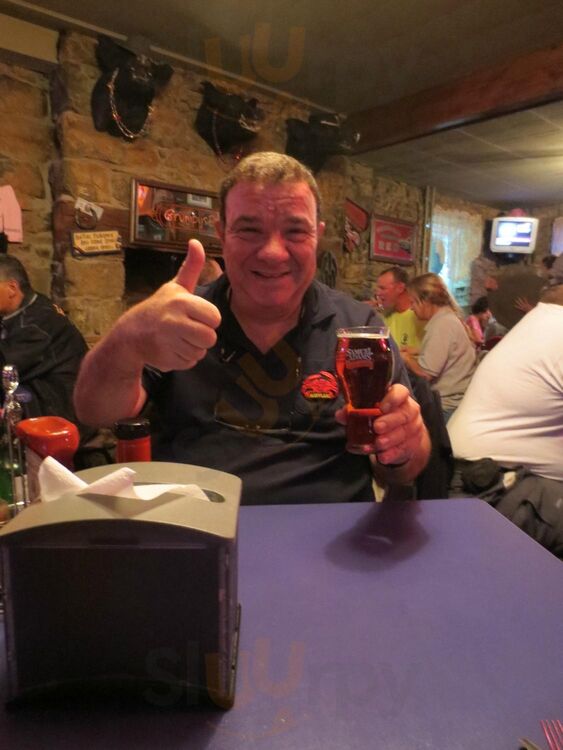Grumpy's Bar B Que Roadhouse