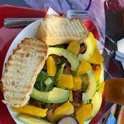 Picasso's Deli & Art