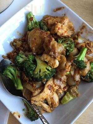 Chantanee Thai Restaurant & Bar