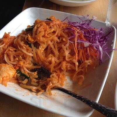 Chantanee Thai Restaurant & Bar