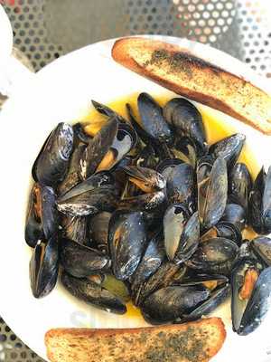 Lenny And Joe's Fish Tale