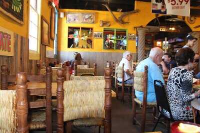 Los Braceros Mexican Bar & Grill