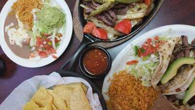 Los Braceros Mexican Bar & Grill